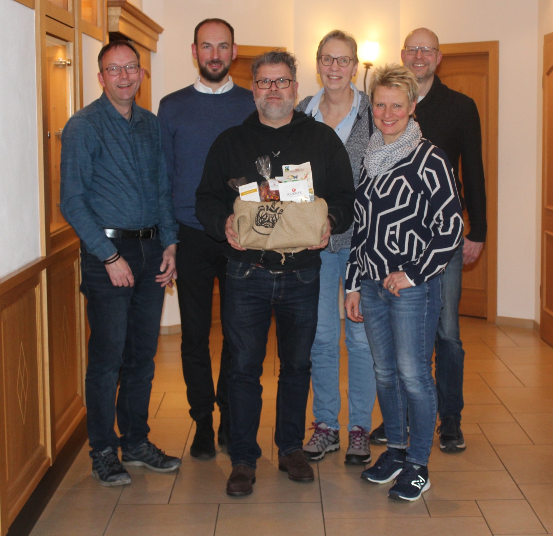 Alter und neuer Vorstand